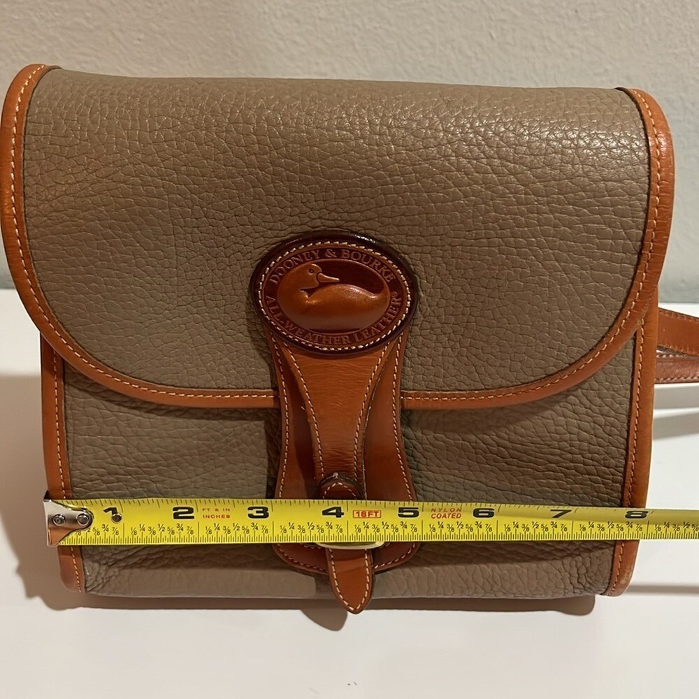 Dooney and Bourke Essex Tan And Brown‎ Leather Shoulder Bag Crossbody Classic - Picture 14 of 16